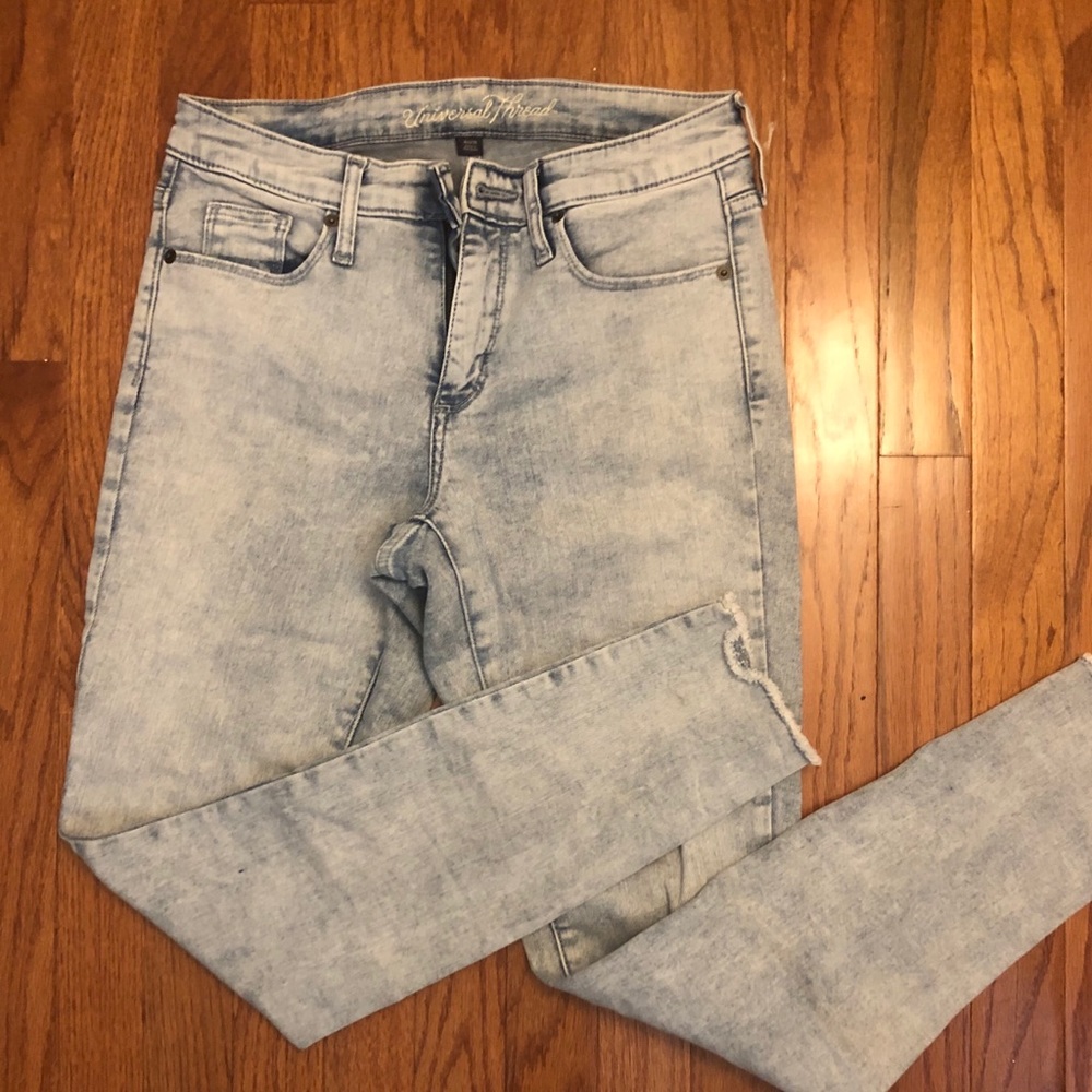 Acid wash jeans